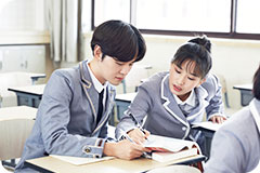 ���A����