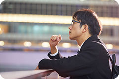 ���A����