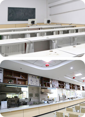 ���A����