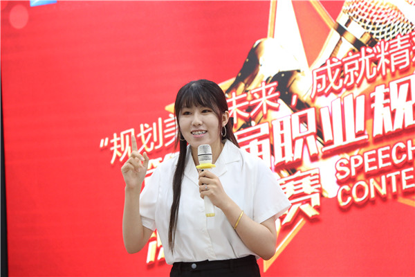 �������v