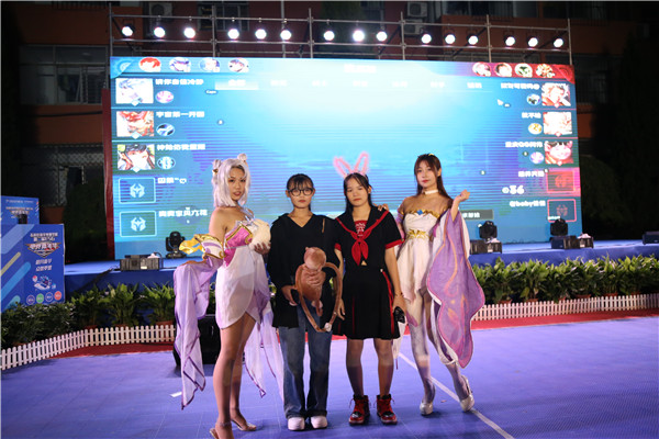 ʯ���f���A��X�WУ