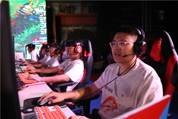 ʯ���f���A��X�WУ