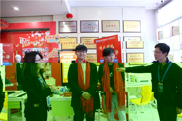 ʯ���f���A��X�W(xu��)У