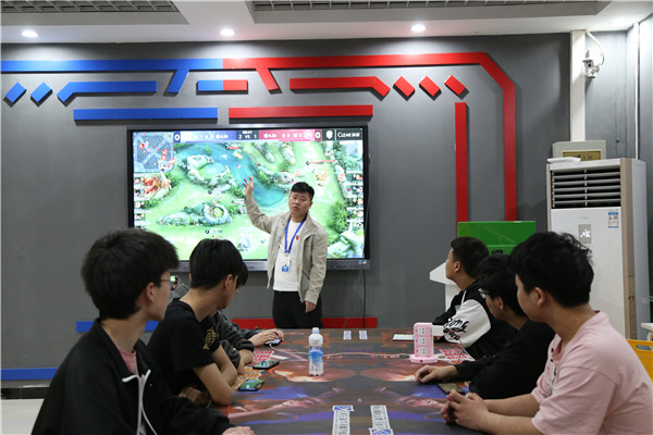 ʯ���f���A��X�W(xu��)У