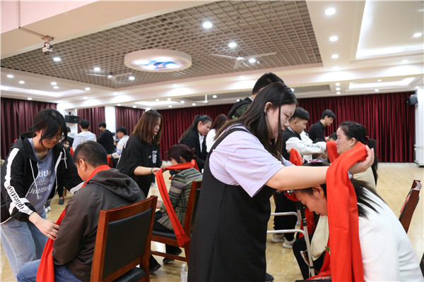 ʯ���f���A��X�W(xu��)У