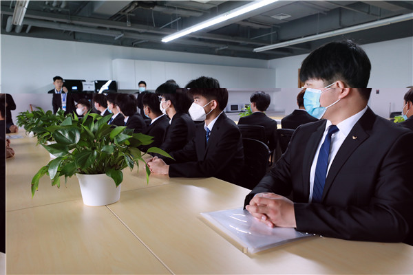 ʯ���f���A��X�WУ