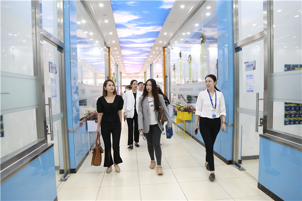 ʯ���f���A��X�W(xu��)У