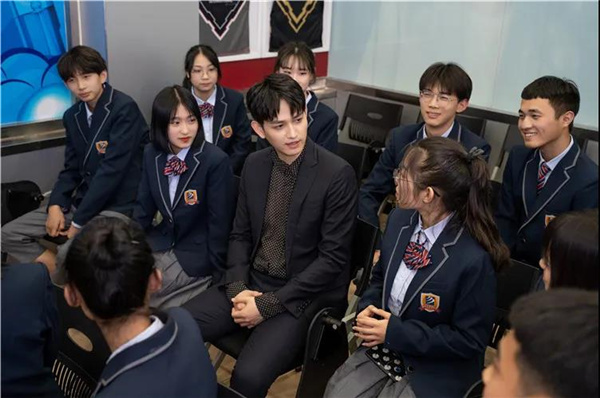 ʯ���f���A��X�W(xu��)У