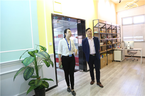 ʯ���f���A��X�W(xu��)У