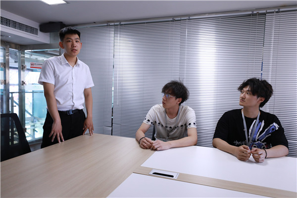 ʯ���f���A��X�W(xu��)У