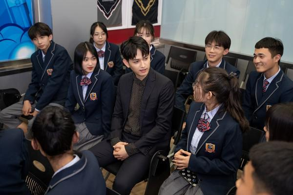 ʯ���f���A��X�W(xu��)У