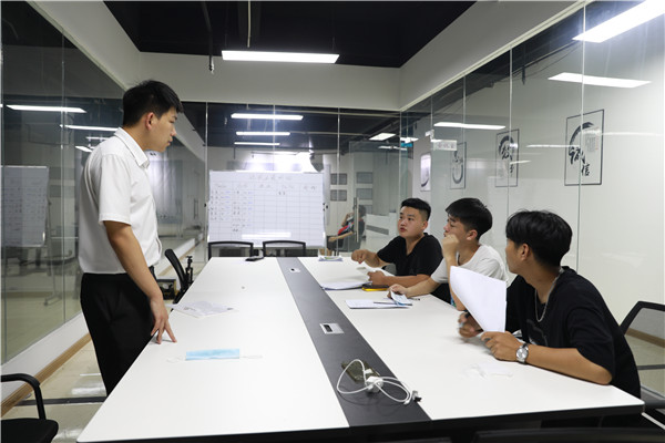 ʯ���f���A��X�W(xu��)У