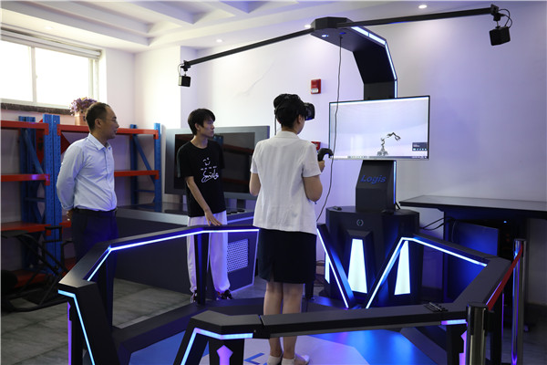 ʯ���f���A��X�WУ