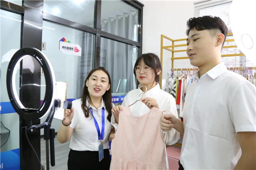 ʯ���f���A��X�WУ