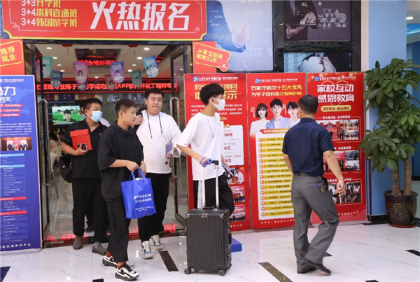 ʯ���f���A��X�WУ