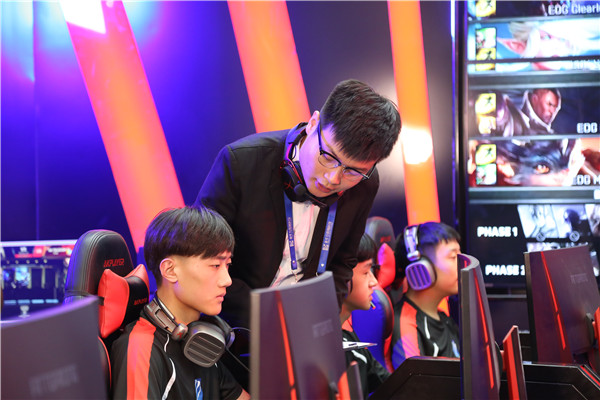 ʯ���f���A��X�WУ