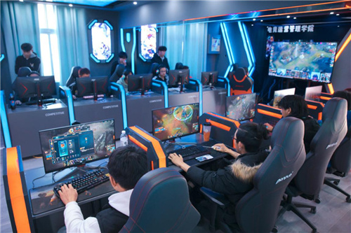 ʯ���f���A��X�W(xu��)У