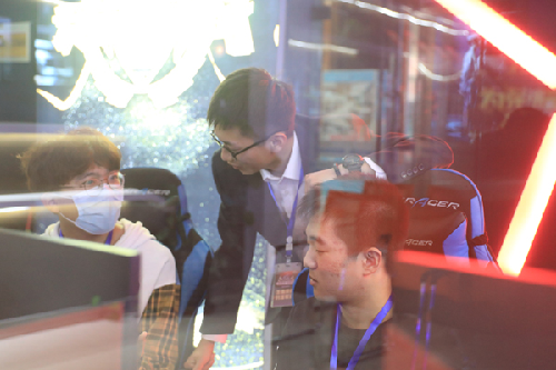 ʯ���f���A��X�W(xu��)У