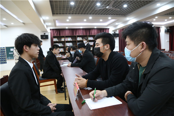 ʯ���f���A��X�W(xu��)У