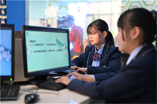 ʯ���f���A��X�W(xu��)У