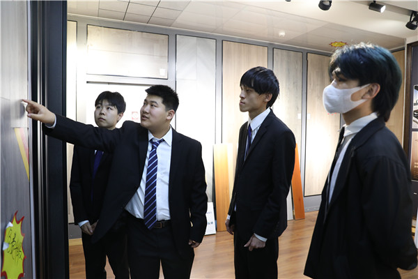 ʯ���f���A��X�W(xu��)У