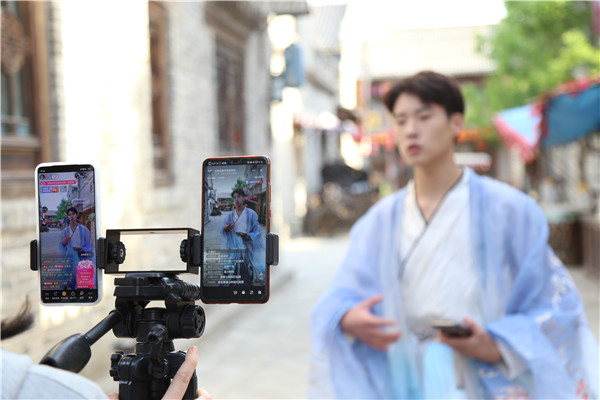 ʯ���f���A��X�W(xu��)У