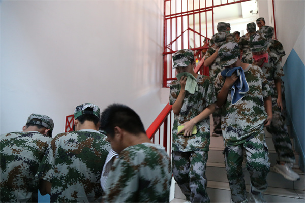 ʯ���f���A��X�W(xu��)У