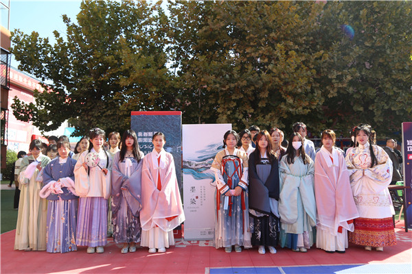 ʯ���f���A��X�WУ