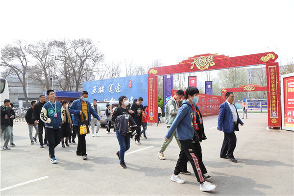 ʯ���f���A��X�WУ