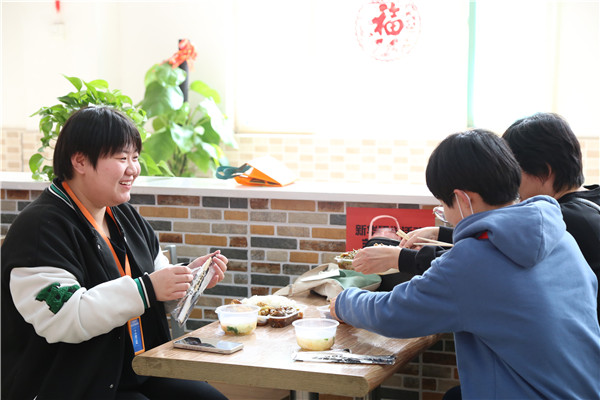 ʯ���f���A��X�WУ