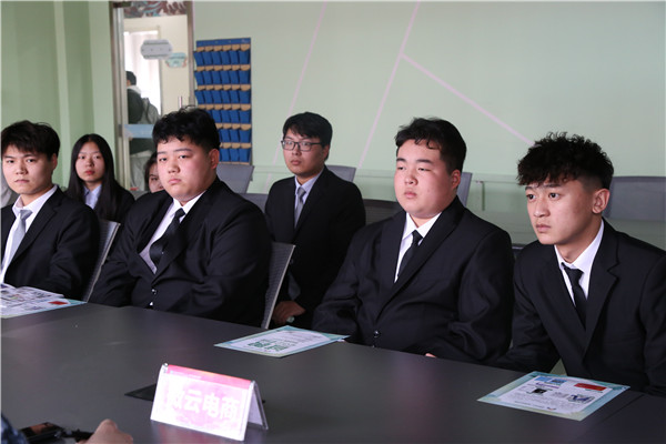 ʯ���f���A��X�W(xu��)У