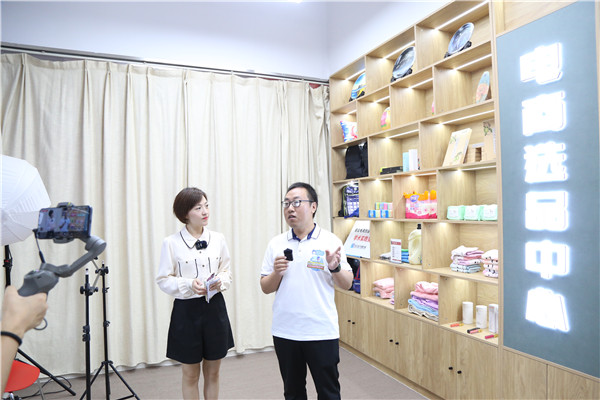 ʯ���f���A��X�WУ