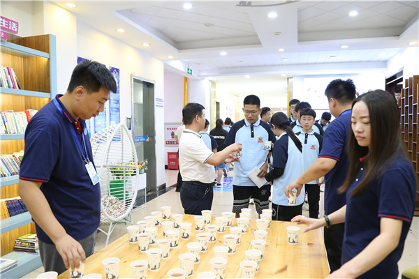 ʯ���f���A��X�W(xu��)У