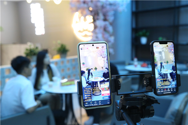 ʯ���f���A��X�W(xu��)У