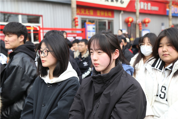 ʯ���f���A��X�W(xu��)У