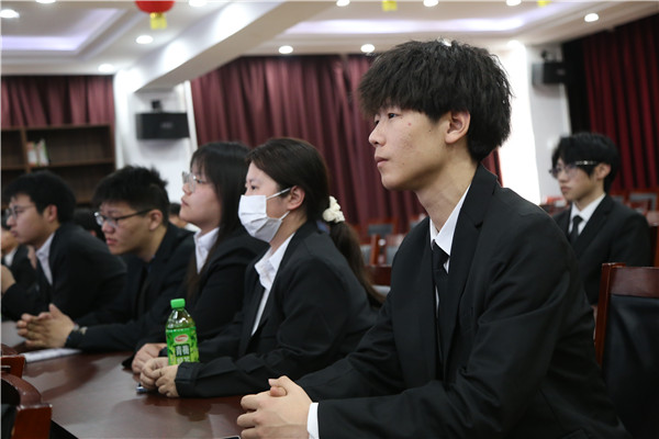 ʯ���f���A��X�W(xu��)У