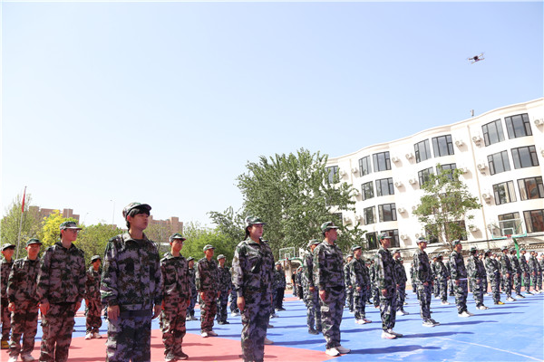 ʯ���f���A��X�WУ