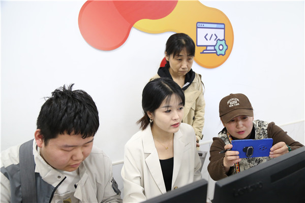 ʯ���f���A��X�WУ