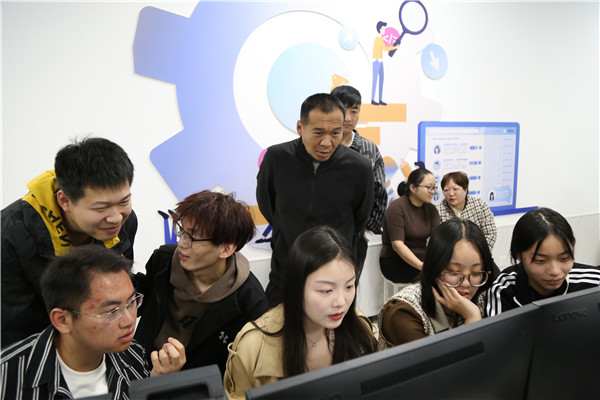 ʯ���f���A��X�WУ