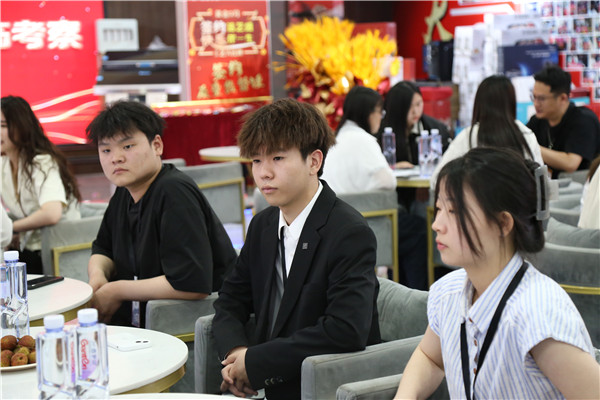 ʯ���f���A��X�W(xu��)У