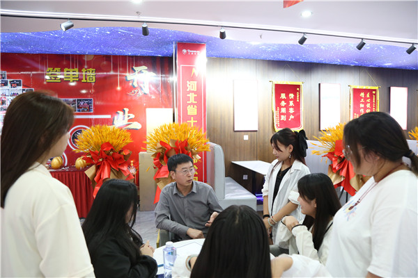 ʯ���f���A��X�W(xu��)У