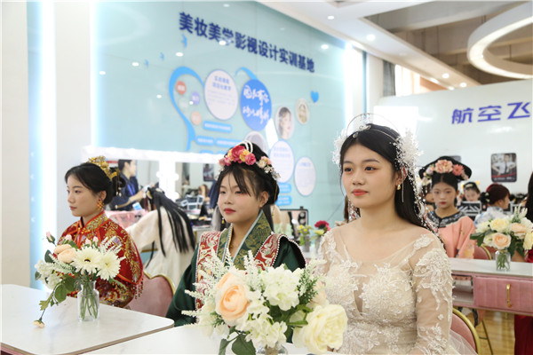 ʯ���f���A��X�WУ