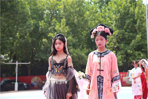 ʯ���f���A��X�WУ