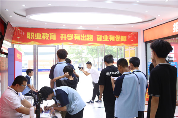 ʯ���f���A��X�WУ