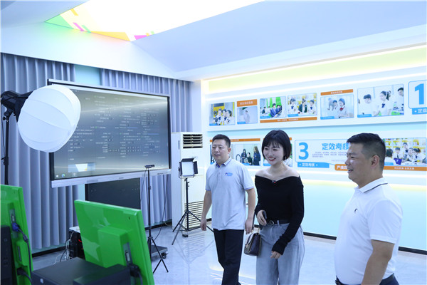 ʯ���f���A��X�WУ