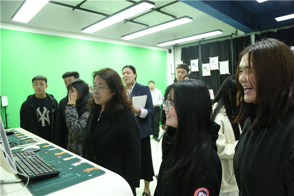 ʯ���f���A��X�WУ