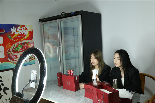 ʯ���f���A��X�WУ