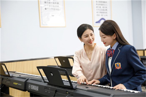 ʯ���f���A��X�WУ