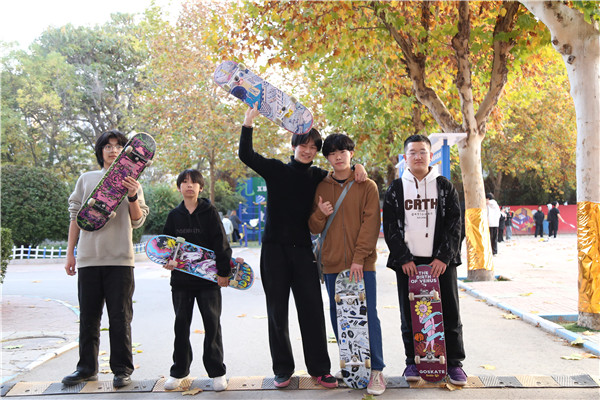 ʯ���f���A��X�W(xu��)У