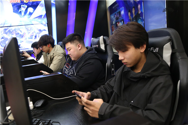 ʯ���f���A��X�W(xu��)У